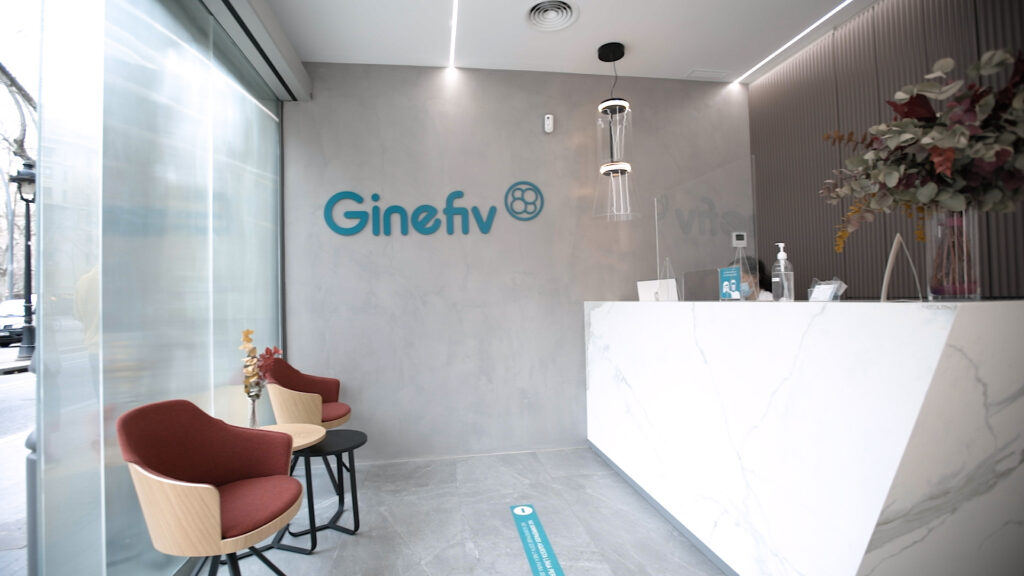 Foto de la recepción de la clínica Ginefiv Barcelona